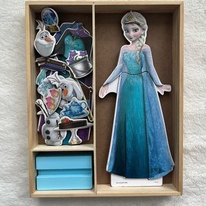 Disney Frozen Elsa Magnetic Wooden Doll Dress Up Set